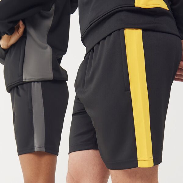 Knitted shorts with zip pockets Miniaturansicht