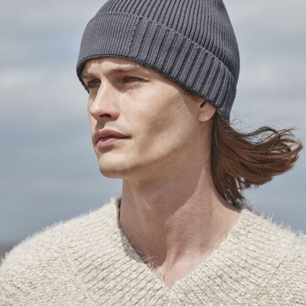 Organic cotton engineered patch beanie Miniaturansicht